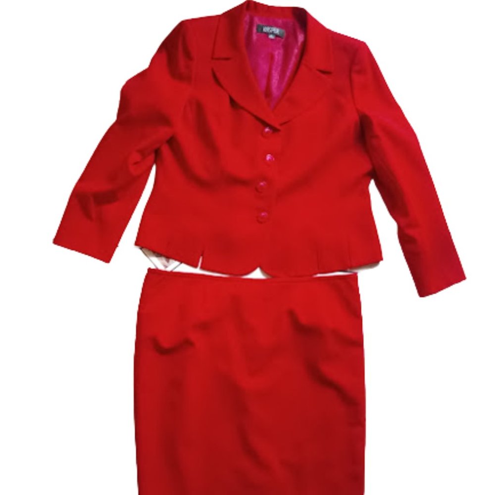 Red Skirt Suit Size 18  Fits 16